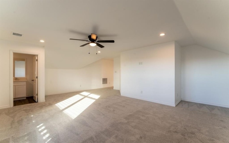 310 Oakwood Drive, Euless, TX 76040, 4 Habitaciones Habitaciones , ,5 BañosBaños,Residential,En Venta,310 Oakwood Drive,20823098