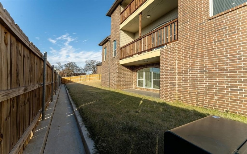 310 Oakwood Drive, Euless, TX 76040, 4 Habitaciones Habitaciones , ,5 BañosBaños,Residential,En Venta,310 Oakwood Drive,20823098