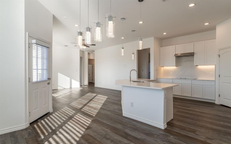 310 Oakwood Drive, Euless, TX 76040, 4 Habitaciones Habitaciones , ,5 BañosBaños,Residential,En Venta,310 Oakwood Drive,20823098