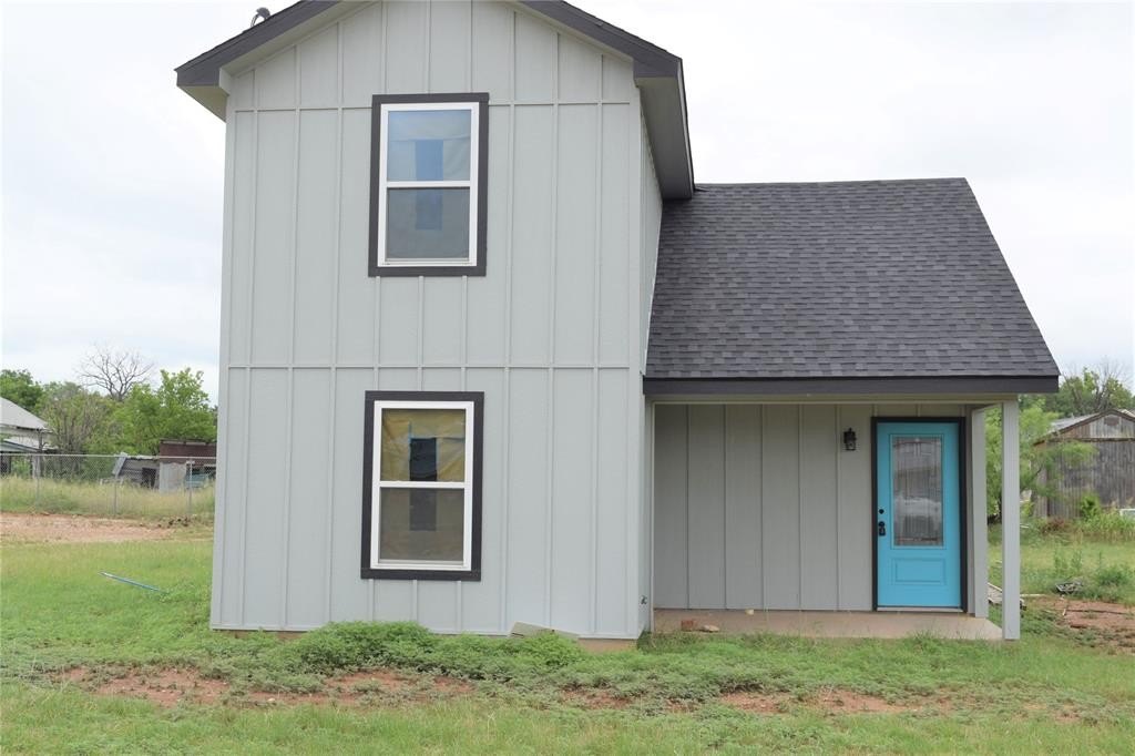 712 W First Street Street, Coleman, TX 76834, 3 Habitaciones Habitaciones , ,2 BañosBaños,Residential,En Venta,712 W First Street Street,20829166