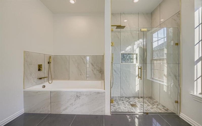 530 N M L King Jr Boulevard, Grand Prairie, TX 75050, 4 Habitaciones Habitaciones , ,3 BañosBaños,Residential,En Venta,530 N M L King Jr Boulevard,0,20829169