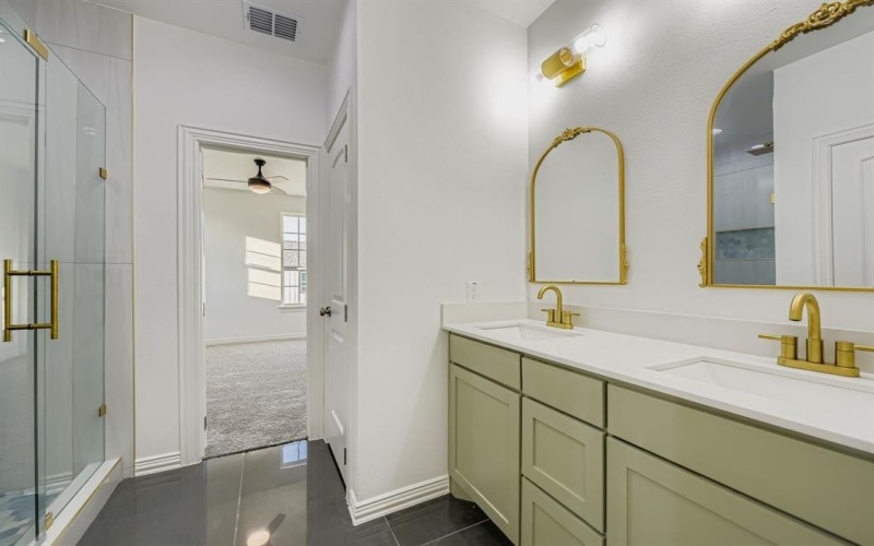 530 N M L King Jr Boulevard, Grand Prairie, TX 75050, 4 Habitaciones Habitaciones , ,3 BañosBaños,Residential,En Venta,530 N M L King Jr Boulevard,0,20829169