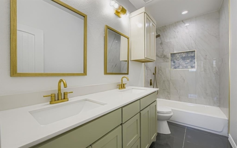 530 N M L King Jr Boulevard, Grand Prairie, TX 75050, 4 Habitaciones Habitaciones , ,3 BañosBaños,Residential,En Venta,530 N M L King Jr Boulevard,0,20829169