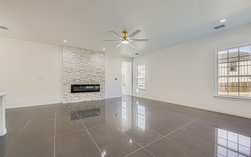 530 N M L King Jr Boulevard, Grand Prairie, TX 75050, 4 Habitaciones Habitaciones , ,3 BañosBaños,Residential,En Venta,530 N M L King Jr Boulevard,0,20829169