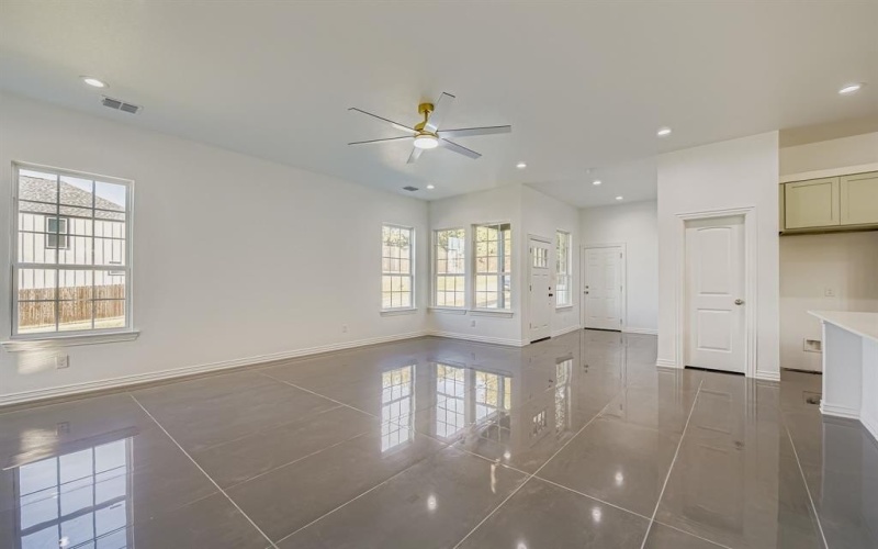 530 N M L King Jr Boulevard, Grand Prairie, TX 75050, 4 Habitaciones Habitaciones , ,3 BañosBaños,Residential,En Venta,530 N M L King Jr Boulevard,0,20829169
