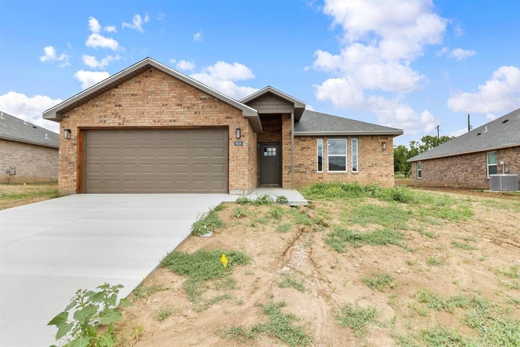 808 Bella Boulevard, Coleman, TX 76834, 4 Bedrooms Bedrooms, ,2 BathroomsBathrooms,Residential,For Sale,808 Bella Boulevard,20829238