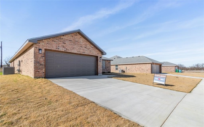 808 Bella Boulevard, Coleman, TX 76834, 4 Bedrooms Bedrooms, ,2 BathroomsBathrooms,Residential,For Sale,808 Bella Boulevard,0,20829238