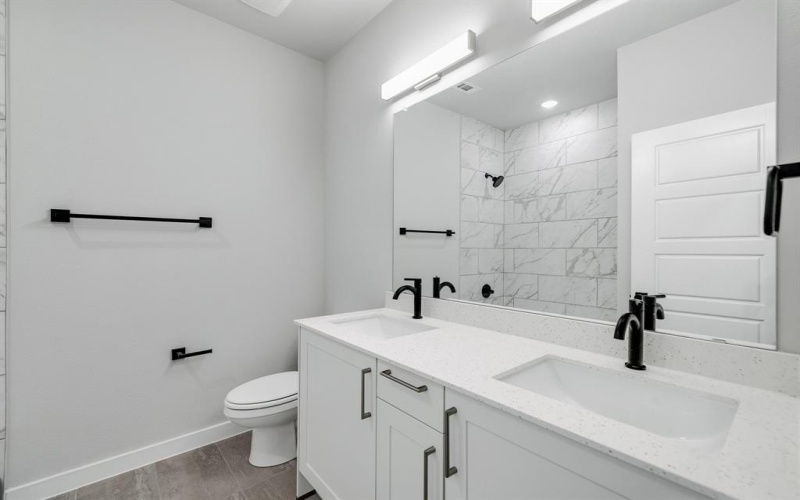 4011-4013 Clovis Street, Midlothian, TX 76065, 8 Habitaciones Habitaciones , ,5 BañosBaños,Residential Multi Family,En Venta,4011-4013 Clovis Street,20826237