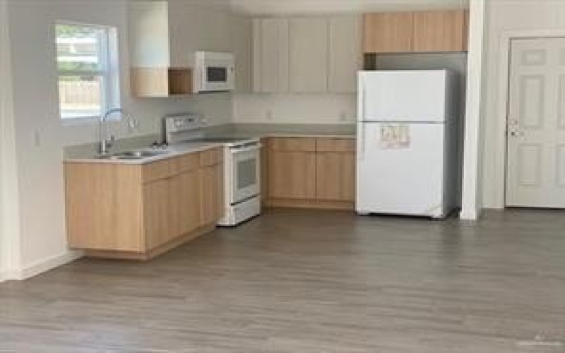 1412 Lore Drive, Weslaco, TX 78599, 8 Bedrooms Bedrooms, ,8 BathroomsBathrooms,Residential Multi Family,For Sale,1412 Lore Drive,20826838