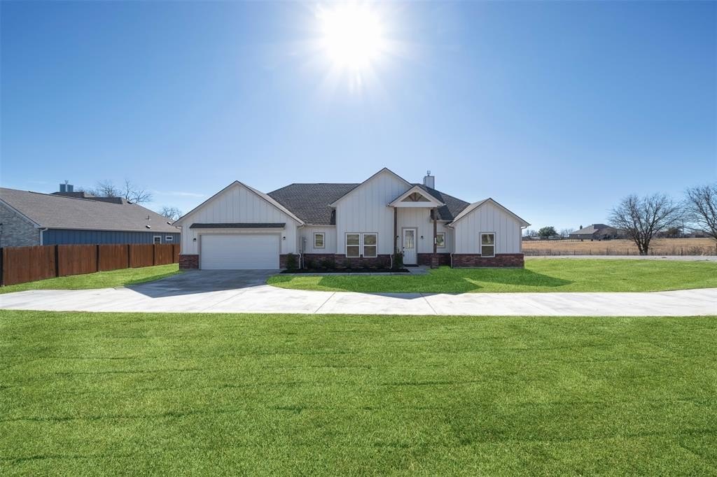 1001 Don Eve Court, Azle, TX 76020, 4 Habitaciones Habitaciones , ,2 BañosBaños,Residential,En Venta,1001 Don Eve Court,20826977
