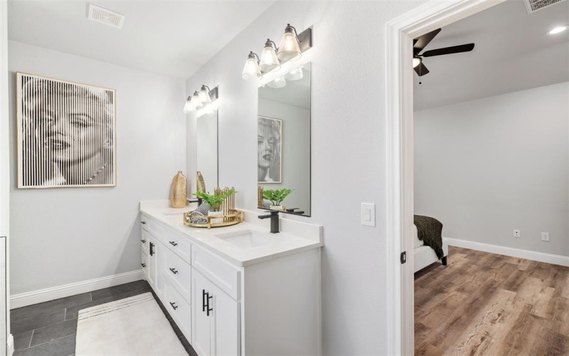 1001 Don Eve Court, Azle, TX 76020, 4 Habitaciones Habitaciones , ,2 BañosBaños,Residential,En Venta,1001 Don Eve Court,20826977