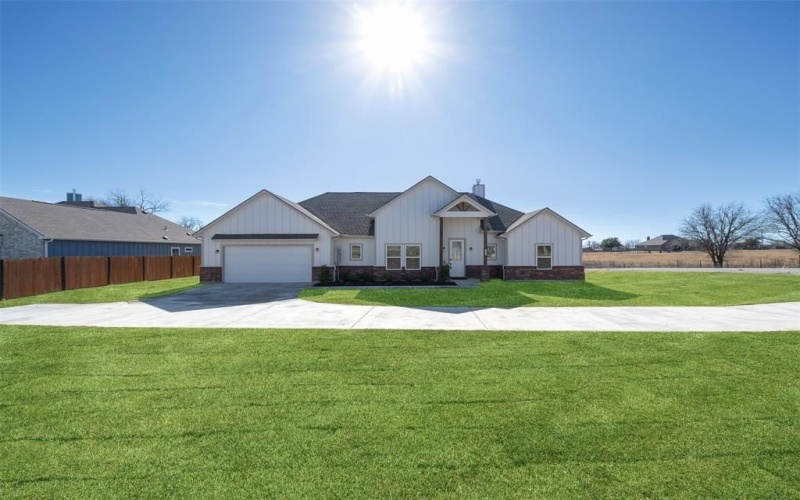 1001 Don Eve Court, Azle, TX 76020, 4 Habitaciones Habitaciones , ,2 BañosBaños,Residential,En Venta,1001 Don Eve Court,20826977