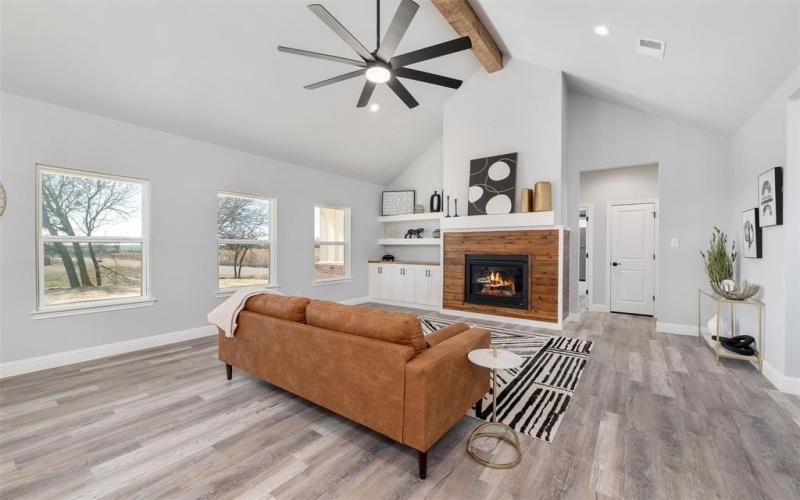 1001 Don Eve Court, Azle, TX 76020, 4 Habitaciones Habitaciones , ,2 BañosBaños,Residential,En Venta,1001 Don Eve Court,20826977