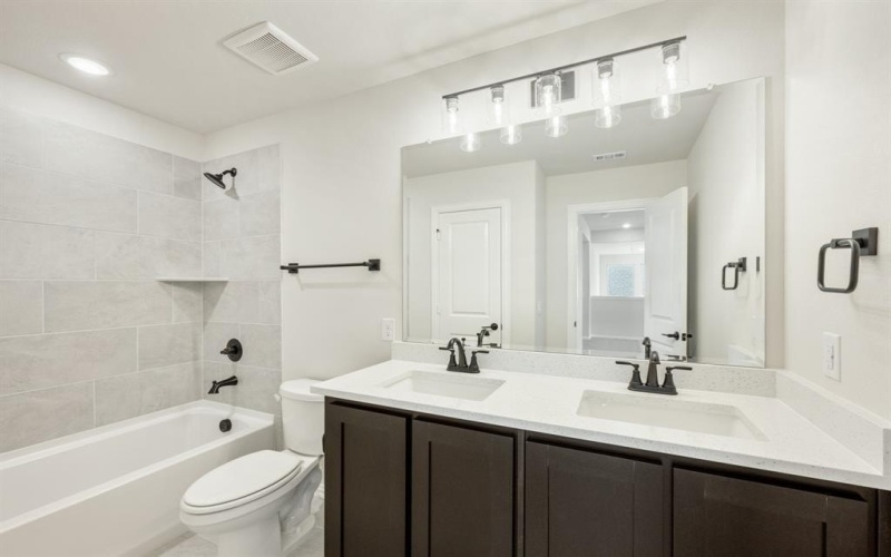 106 Emperor Oak Court, Balch Springs, TX 75181, 3 Bedrooms Bedrooms, ,2 BathroomsBathrooms,Residential,For Sale,106 Emperor Oak Court,20828195