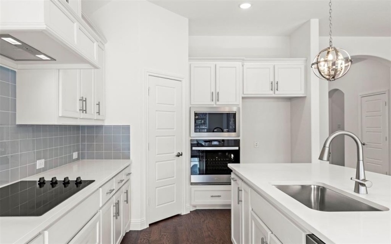 3121 Blue Hill, Burleson, TX 76028, 4 Bedrooms Bedrooms, ,2 BathroomsBathrooms,Residential,For Sale,3121 Blue Hill,20831197