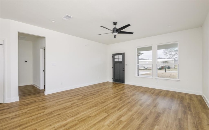 107 S Fir Street, Celeste, TX 75423, 3 Habitaciones Habitaciones , ,2 BañosBaños,Residential,En Venta,107 S Fir Street,20831252