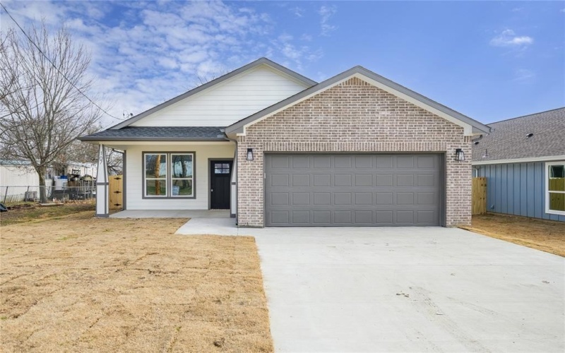 107 S Fir Street, Celeste, TX 75423, 3 Habitaciones Habitaciones , ,2 BañosBaños,Residential,En Venta,107 S Fir Street,20831252