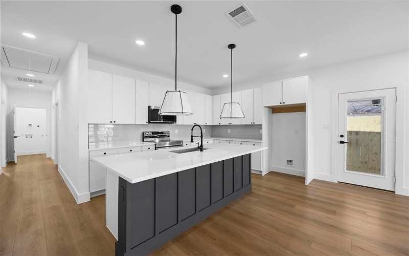 1573 Harris Court, Dallas, TX 75223, 3 Bedrooms Bedrooms, ,2 BathroomsBathrooms,Residential,For Sale,1573 Harris Court,20831643