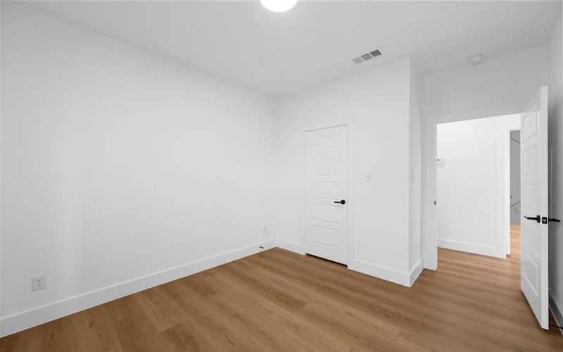 1573 Harris Court, Dallas, TX 75223, 3 Bedrooms Bedrooms, ,2 BathroomsBathrooms,Residential,For Sale,1573 Harris Court,20831643