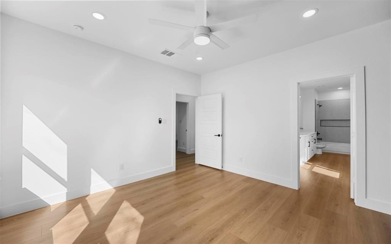 1573 Harris Court, Dallas, TX 75223, 3 Bedrooms Bedrooms, ,2 BathroomsBathrooms,Residential,For Sale,1573 Harris Court,20831643