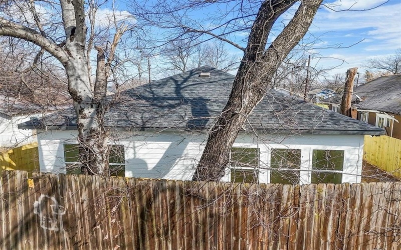1573 Harris Court, Dallas, TX 75223, 3 Bedrooms Bedrooms, ,2 BathroomsBathrooms,Residential,For Sale,1573 Harris Court,20831643