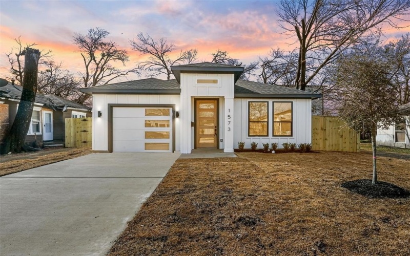 1573 Harris Court, Dallas, TX 75223, 3 Bedrooms Bedrooms, ,2 BathroomsBathrooms,Residential,For Sale,1573 Harris Court,20831643