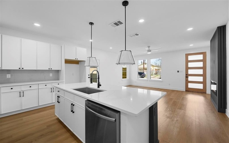 1573 Harris Court, Dallas, TX 75223, 3 Bedrooms Bedrooms, ,2 BathroomsBathrooms,Residential,For Sale,1573 Harris Court,20831643