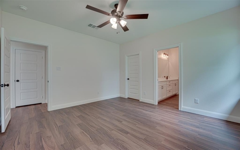 246 N Cherokee Shores Drive, Mabank, TX 75156, 3 Bedrooms Bedrooms, ,2 BathroomsBathrooms,Residential,For Sale,246 N Cherokee Shores Drive,20831794
