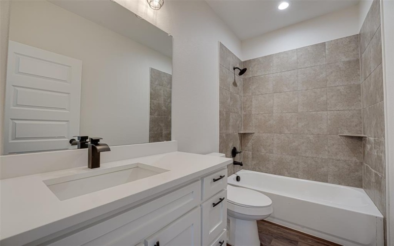 246 N Cherokee Shores Drive, Mabank, TX 75156, 3 Bedrooms Bedrooms, ,2 BathroomsBathrooms,Residential,For Sale,246 N Cherokee Shores Drive,20831794