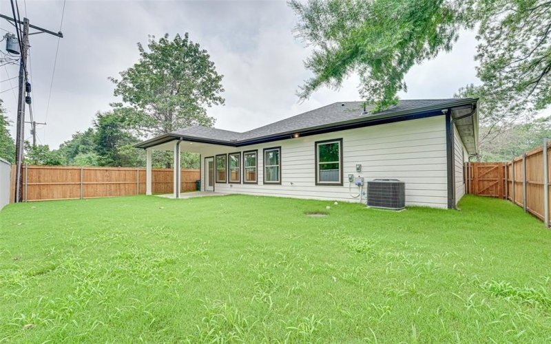246 N Cherokee Shores Drive, Mabank, TX 75156, 3 Bedrooms Bedrooms, ,2 BathroomsBathrooms,Residential,For Sale,246 N Cherokee Shores Drive,20831794