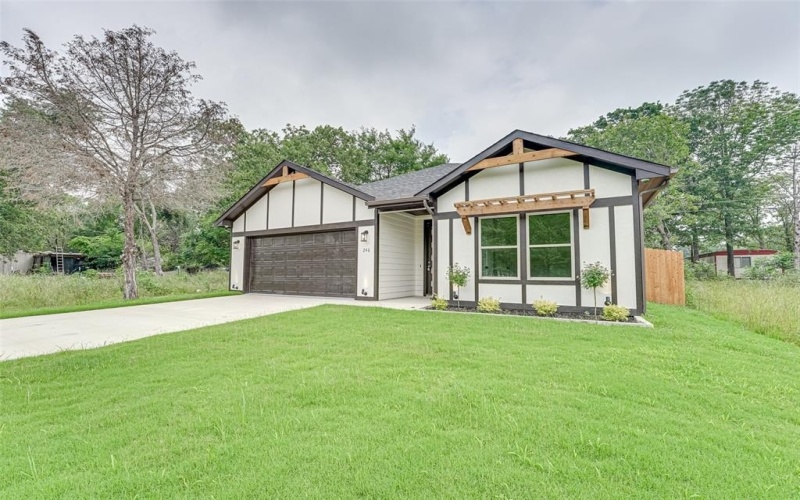 246 N Cherokee Shores Drive, Mabank, TX 75156, 3 Bedrooms Bedrooms, ,2 BathroomsBathrooms,Residential,For Sale,246 N Cherokee Shores Drive,20831794