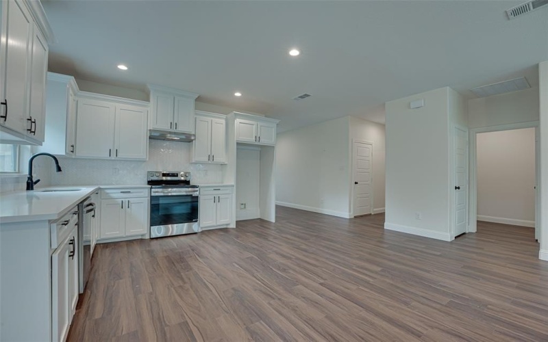 246 N Cherokee Shores Drive, Mabank, TX 75156, 3 Bedrooms Bedrooms, ,2 BathroomsBathrooms,Residential,For Sale,246 N Cherokee Shores Drive,20831794