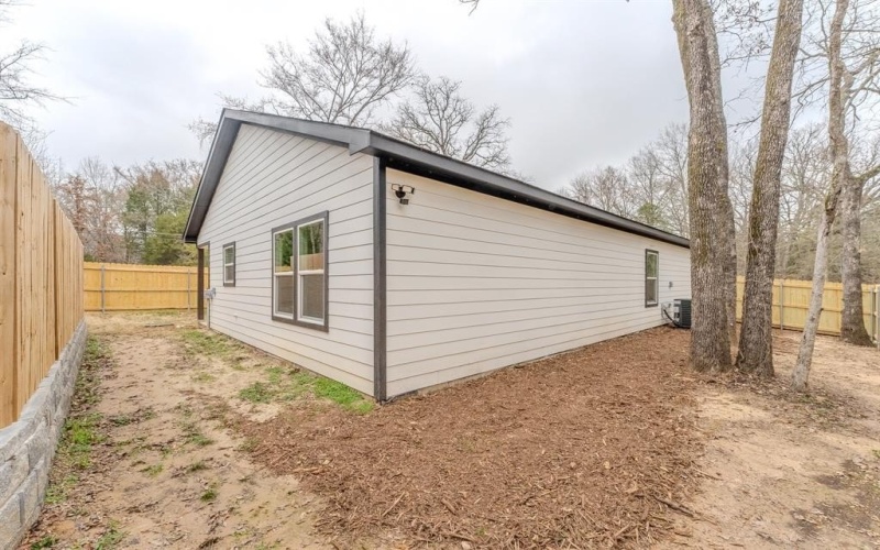 102 BUFFALO SPRINGS Road, Mabank, TX 75156, 3 Bedrooms Bedrooms, ,2 BathroomsBathrooms,Residential,For Sale,102 BUFFALO SPRINGS Road,20832559