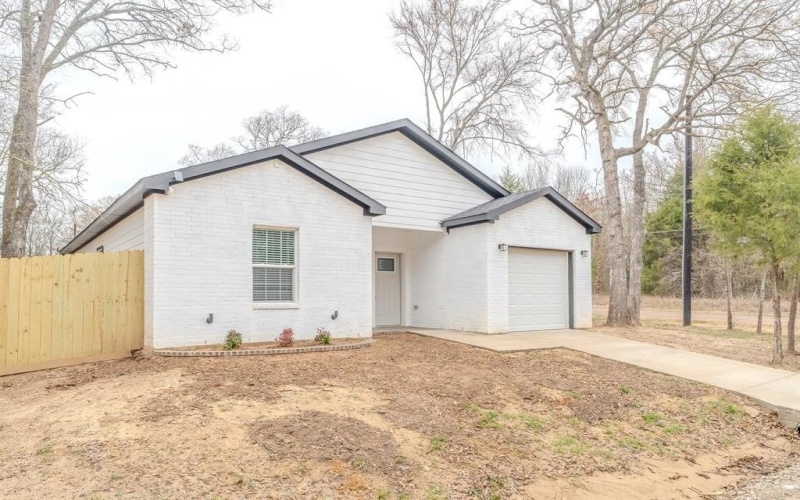 102 BUFFALO SPRINGS Road, Mabank, TX 75156, 3 Bedrooms Bedrooms, ,2 BathroomsBathrooms,Residential,For Sale,102 BUFFALO SPRINGS Road,20832559