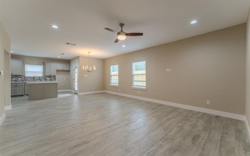 102 BUFFALO SPRINGS Road, Mabank, TX 75156, 3 Bedrooms Bedrooms, ,2 BathroomsBathrooms,Residential,For Sale,102 BUFFALO SPRINGS Road,20832559