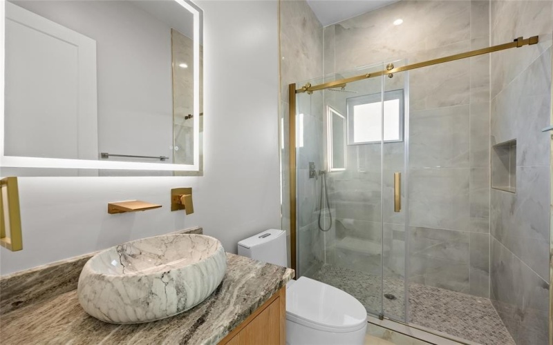 320 Lavender Drive, Richardson, TX 75081, 6 Habitaciones Habitaciones , ,6 BañosBaños,Residential,En Venta,320 Lavender Drive,0,20833146