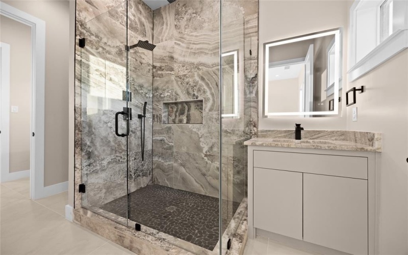 320 Lavender Drive, Richardson, TX 75081, 6 Habitaciones Habitaciones , ,6 BañosBaños,Residential,En Venta,320 Lavender Drive,0,20833146