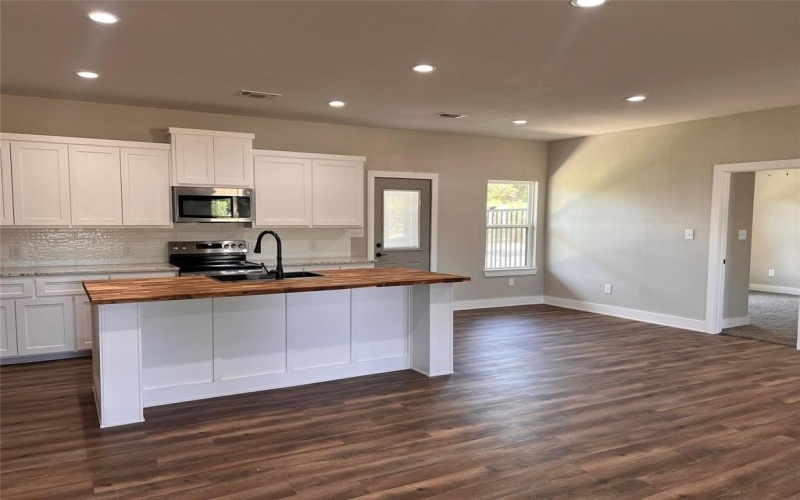 1001 S 6th Street, Merkel, TX 79536, 3 Bedrooms Bedrooms, ,2 BathroomsBathrooms,Residential,For Sale,1001 S 6th Street,20833180