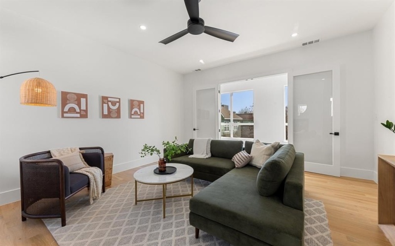 1909 Mcmillan Avenue, Dallas, TX 75206, 4 Habitaciones Habitaciones , ,5 BañosBaños,Residential,En Venta,1909 Mcmillan Avenue,20833625