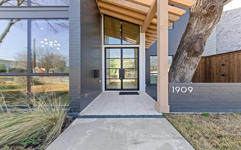 1909 Mcmillan Avenue, Dallas, TX 75206, 4 Habitaciones Habitaciones , ,5 BañosBaños,Residential,En Venta,1909 Mcmillan Avenue,20833625