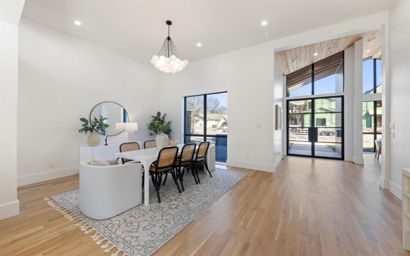 1909 Mcmillan Avenue, Dallas, TX 75206, 4 Habitaciones Habitaciones , ,5 BañosBaños,Residential,En Venta,1909 Mcmillan Avenue,20833625