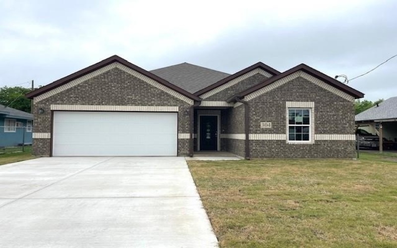 304 Avenue D, Ennis, TX 75119, 3 Habitaciones Habitaciones , ,2 BañosBaños,Residential,En Venta,304 Avenue D,20830411
