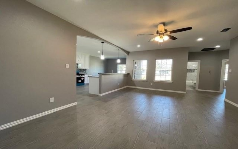 304 Avenue D, Ennis, TX 75119, 3 Habitaciones Habitaciones , ,2 BañosBaños,Residential,En Venta,304 Avenue D,20830411