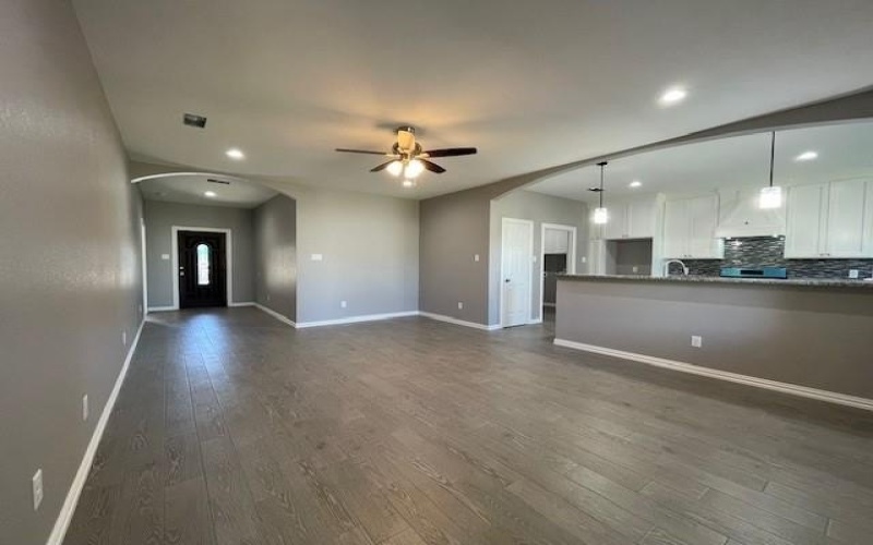 304 Avenue D, Ennis, TX 75119, 3 Habitaciones Habitaciones , ,2 BañosBaños,Residential,En Venta,304 Avenue D,20830411