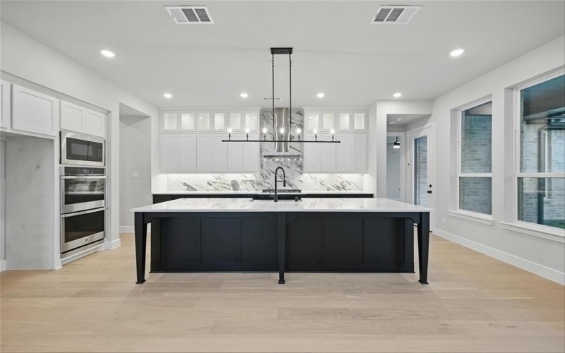 1512 Buttercup Avenue, Aubrey, TX 76227, 4 Habitaciones Habitaciones , ,5 BañosBaños,Residential,En Venta,1512 Buttercup Avenue,20833766