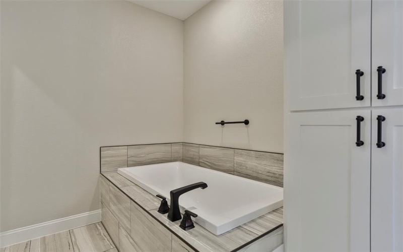 220 Braford Place, Venus, TX 76084, 4 Bedrooms Bedrooms, ,3 BathroomsBathrooms,Residential,For Sale,220 Braford Place,20833823