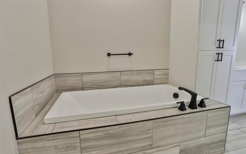 220 Braford Place, Venus, TX 76084, 4 Bedrooms Bedrooms, ,3 BathroomsBathrooms,Residential,For Sale,220 Braford Place,20833823