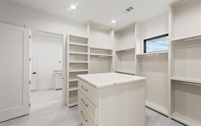 9727 Williford Trail, Frisco, TX 75033, 4 Habitaciones Habitaciones , ,5 BañosBaños,Residential,En Venta,9727 Williford Trail,20833898