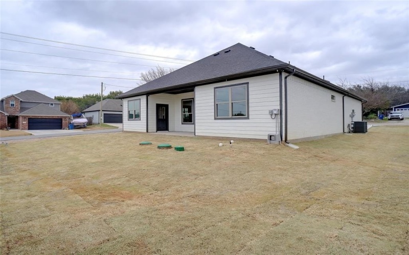 5824 Belaire Circle, Granbury, TX 76048, 3 Bedrooms Bedrooms, ,2 BathroomsBathrooms,Residential,For Sale,5824 Belaire Circle,20833992