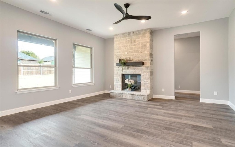 5813 Stonegate Circle, Granbury, TX 76048, 3 Habitaciones Habitaciones , ,2 BañosBaños,Residential,En Venta,5813 Stonegate Circle,20834052